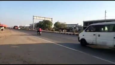 માળીયા: માળીયા મીયાણાના સુરજબારી પુલ નજીક અજાણ્યા વાહન સાથે ટેન્કર અથડાતા ટેન્કર ચાલકનું મોત....