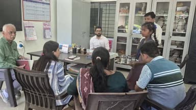 કપરાડા: તાલુકાના પંચાયત નિર્મિત અને નાનાપોઢા તાલુકા પંચાયત સંચાલિત આશ્રમ શાળાની તાલુકા વિકાસ અધિકારીએ મુલાકાત લીધી