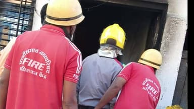 चाळीसगाव: शॉर्टसर्किटमुळे लागलेली आग अग्निशमन दलाने शिताफीने विझवली; मोठी दुर्घटना टळली