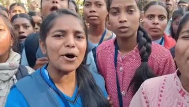 **एस एस +2 स्कूल बेड़ो के छात्रों ने ताला बंद कर जताया विरोध**
*इंटर रजिस्ट्रेशन से वंचित किए जाने पर छात्रों का धरना ज