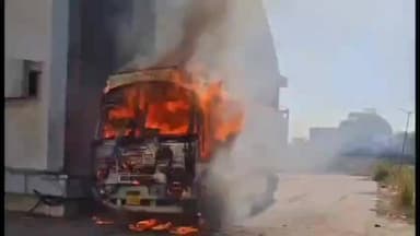 સંખેડા: બહાદરપુર અને ગામડી વચ્ચે અનાજના ગોડાઉનમાં ટ્રકમાં આગ લાગી.