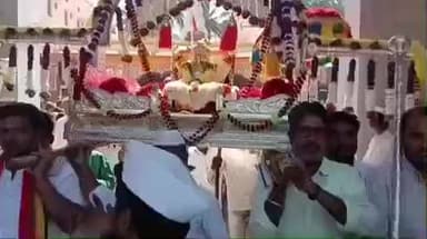 ಗುಳೇದಗುಡ್ಡ: ಪಟ್ಟಣದಲ್ಲಿ ಬಹಳಷ್ಟು ಸಡಗರ, ಸಂಭ್ರಮದಿಂದ ಜರುಗಿದ ವಚನ ಕಟ್ಟುಗಳ ಅಡ್ಡ ಪಲ್ಲಕ್ಕಿ ಮಹೋತ್ಸವ