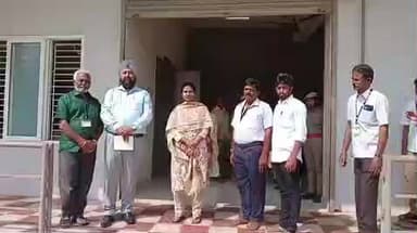 நாமக்கல்: ஆட்சியர் அலுவலகத்தில் மின்னணு வாக்குப்பதிவு இயந்திரங்கள் முதல் கட்ட சரிபார்க்கும் பணியை பார்வையாளர் எஸ்.எஸ்.பால் பார்வையிட்டார்