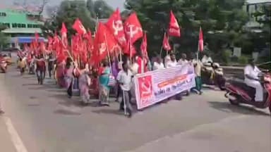 கண்டச்சிபுரம்: வீரபாண்டி தண்டரை, அருணாபுரம், ஒட்டம்பட்டு, கிராமங்களில் அடிப்படை வசதிகள் கேட்டு முகையூர் வட்டார வளர்ச்சி அலுவலகம் முன்பு மார்க்சிஸ்ட் கம்யூனிஸ்ட் கட