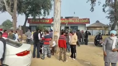 ਘੱਲ ਖੁਰਦ: ਗੁਰਪ੍ਰੀਤ ਸਿੰਘ ਸੇਖੋਂ ਨੂੰ ਪੁਲਿਸ ਵੱਲੋਂ ਚੱਕ ਲੈ ਰਿਆਸਤ ਵਿੱਚ ਲੈ ਜਾਣ ਉਪਰੰਤ ਪਰਿਵਾਰ ਅਤੇ ਸਮਰਥਕਾਂ ਨੇ ਥਾਣਾ ਘੱਲ ਖੁਰਦ ਵਿਖੇ ਦਿੱਤਾ ਧਰਨਾ