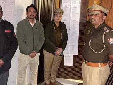 झांसी: गरौठा के पूर्व विधायक दीपनारायण सिंह यादव की 20करोड़ से ज्यादा की संपत्ति होगी कुर्क, मून सिटी में घर पर पुलिस ने नोटिस चिपकाया