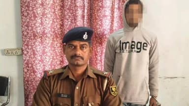 डुमरा: मेहसौल में पुलिस ने चोरी की मोटरसाइकिल के साथ एक बाइक चोर को किया गिरफ्तार