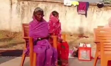 चिनिया: काम की मांग को लेकर सचिवालय में जुटे मजदूर, अधिकारियों ने कहा - कल से मिलेगा काम