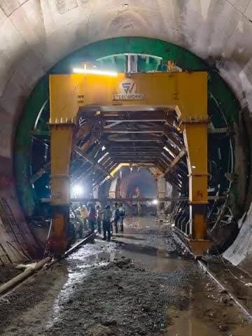 Dahod-Indore New Rail Line Project (204.76 km)🛤️
✅32.30 km commissioned
Benefits:
-Bring Rail access to remote tribal & rural areas like Dhar