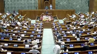 দাঁতন ১: দাঁতন রেল স্টেশনে জগন্নাথ এক্সপ্রেসের স্টপেজ দেওয়ার কথা সংসদে জানালেন জুন, খুশি দাঁতন বাসি!