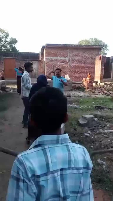#उन्नाव में देवर ने भाभी पर लाठी से किया हमला✍️भाभी का आरोप, देवर और उसकी पत्नी ने मारपीट की,सास को गाली देने पर विवाद