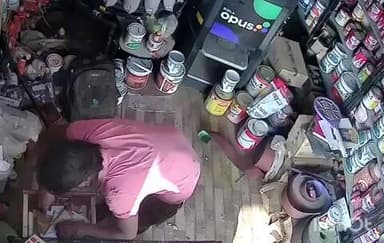 नकुड: चमनपुरा में दिनदहाड़े युवक ने दुकान से नकदी चोरी की, वारदात सीसीटीवी में हुई कैद