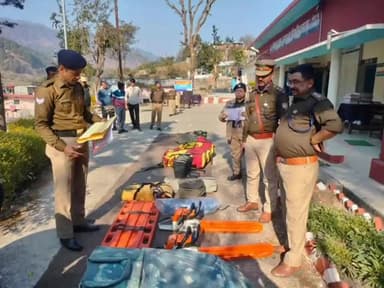 मुनस्यारी: पुलिस उपाधीक्षक धारचूला ने थाना थल एवं नाचनी का अर्द्धवार्षिक निरीक्षण किया, अधीनस्थों को दिए आवश्यक दिशा-निर्देश