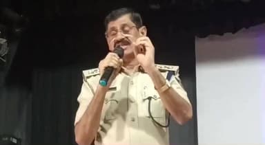 ಸಿಂಧನೂರು: ಸೈಬರ್ ಅಪರಾಧಗಳ ಮಾಸಾಚರಣೆ ಕಾರ್ಯಕ್ರಮ : ಅಪಘಾತಕ್ಕೆ ಕಿರಿದಾದ ರಸ್ತೆ ಕಾರಣ