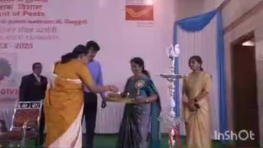 வேலூர்: வேலூர் மாநகராட்சி அலுவலகம் அருகே நடைபெற்ற அஞ்சல் தலை கண்காட்சி இடம்பெற்ற 50 ஆயிரம் உள்நாட்டு மற்றும் வெளிநாட்டு தபால் தலைகள்