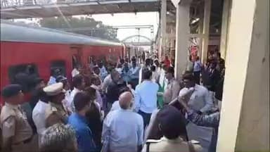 காட்பாடி: காட்பாடி ரயில் நிலையத்தில் தெற்கு ரயில்வே பொது மேலாளர் ஆர்.என்.சிங் திடீர் ஆய்வு