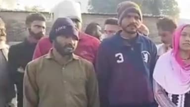 सितारगंज: नवजात की मौत का आरोप लगाकर कार्रवाई की मांग को लेकर पीड़ित परिवार कोतवाली पहुंचा