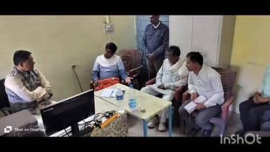 भीमपुर: विधायक महेंद्र सिंह चौहान ने जनसुनवाई में भीमपुर क्षेत्र के लोगों की समस्याएं सुनीं