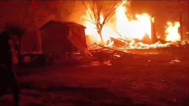 राघोपुर: हिम्मतपुर गांव में भीषण आग, वार्ड-2 में पांच घर जलकर राख, ग्रामीणों ने मशक्कत के बाद आग पर पाया काबू