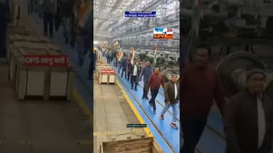 ब्रेकिंग न्यूज़: चित्तरंजन में यूनियन के सदस्यों का 5 सूत्री मांग को लेकर महाजुलूस#khabar30live