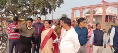 पिपराही: डीएम ने देकुली धाम और न्यू बस स्टैंड का निरीक्षण किया, कई दिशा-निर्देश दिए