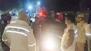 कर्वी: चित्रकूट पुलिस ने ड्रिंक एंड ड्राइव से होने वाली दुर्घटनाओं को रोकने के लिए ब्रेथ एनालाइजर से की चेकिंग