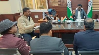 नामकुम: खेलगांव परिसर के रख रखाव को लेकर उपायुक्त की अध्यक्षता में हुई बैठक