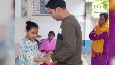 বংশীহারী: বংশীহারীর ডিটলহাট স্বাস্থ্য কেন্দ্রে বিশেষ ফিজিওথেরাপি ক্যাম্পে ভিড় প্রত্যন্ত এলাকার মানুষের