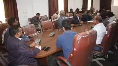 कोटर: चित्रकूट विकास परियोजना के कार्य समय सीमा में पूर्ण हों: कमिश्नर रीवा संभाग ने की समीक्षा बैठक