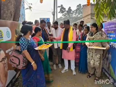 উদয়নারায়ণপুর: হাওড়ার উদয়নারায়নপুরে রামপুর ডিহিভূরশুট আসন্ডা অঞ্চলে পথশ্রী রাস্তাশ্রী প্রকল্পের রাস্তার শুভ উদ্বোধন উপস্থিত বিধায়ক