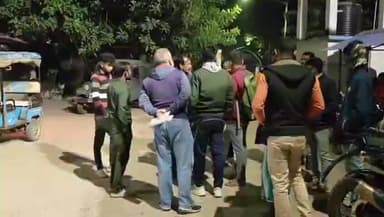 বংশীহারী: বুনিয়াদপুরের ধুমসাদিঘীতে জাতীয় সড়কে পিকআপ ভ্যানের ধাক্কায় যুবকের মর্মান্তিক মৃত্যু