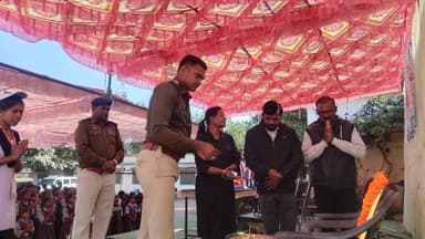 लैलूंगा: एनएसएस शिविर में पुलिस का जागरूकता सत्र, एसडीओपी प्रभात पटेल ने बाल अधिकार, पॉक्सो और साइबर अपराध पर दी जरूरी सीख