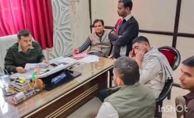 चीनोर: ग्वालियर में पार्किंग व्यवस्था दुरुस्त करने के लिए निगम सख्त, अपर आयुक्त ने की बैठक