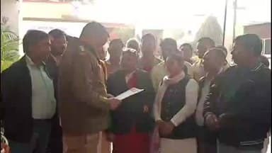 नवाबगंज: ओसवाल गन्ना किसानों का दो साल का बकाया लेकर नवाबगंज में धरना पांचवें दिन तेज, गन्ना समिति पर मुकदमे की तहरीर