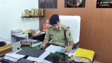 आरंग: आरंग थाना क्षेत्र में लोगों को शराब पीने के लिए प्रयोजन उपलब्ध कराने वाले को पुलिस ने किया गिरफ्तार