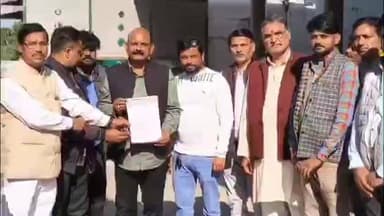 टेहरोली: ग्रामीण पत्रकारों ने अपनी मांगों को लेकर विधायक प्रतिनिधि मऊरानीपुर को सौंपा ज्ञापन