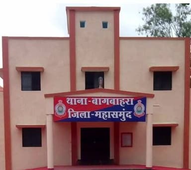 पिथौरा: पुलिस की कार्रवाई से अवैध चखना सेंटरों में मचा हड़कंप