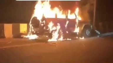 भरनो: गुमला-रांची मुख्य मार्ग पर प्रधानाध्यापक की मौत, आक्रोशित भीड़ ने फूंका बोलेरो वाहन