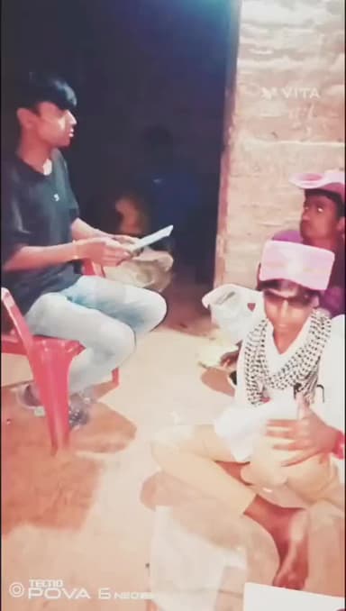 भाइयों में आपके सामने वीडियो बना रहा हूं आप सभी लोग मेरी हेल्प एंड सहायता करें आप महान कृपा होगी