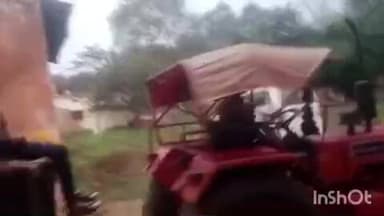 जैतपुर: जैतपुर के गाड़ाघाट में दिनदहाड़े रेत का अवैध उत्खनन कर ट्रैक्टर-ट्रॉली में परिवहन