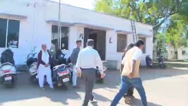 કવાંટ: કલેકટરે સામૂહિક આરોગ્ય કેન્દ્રની મુલાકાત લીધી.