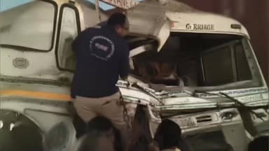 ભચાઉ: બટિયા બ્રીજ નજીક અકસ્માતને કારણે ટેન્કરમાં આગ લાગી, ચાલકનો ફાયર ટીમે બચાવ કર્યો