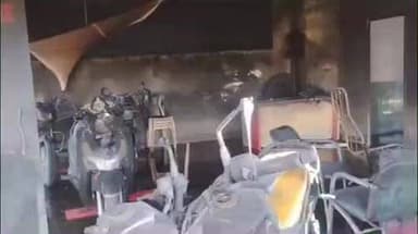 ગીર ગઢડા: ગીરગઢડા - જામવાડા રોડ પર નીલકંઠ મોટઁસમા લાગી આગ શોરૂમમા બાઇકો ,કોમ્પ્યુટર, પ્રિન્ટર સહીત બળીને થયુ ખાખ