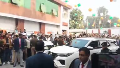 भाजपा उत्तरप्रदेश अध्यक्ष के नामांकन में कार्यालय पहुचे मुख्यमंत्री #योगी।