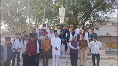 नीम का थाना: नीमकाथाना में संसद हमले में शहीद हुए जेपी यादव की पुण्यतिथि पर जेपी यादव पार्क में श्रद्धांजलि सभा का आयोजन