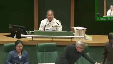 सांगोला: सांगोला तालुक्यातील छावणी चालकांची प्रलंबित बिले देण्यात यावीत : आमदार बाबासाहेब देशमुख