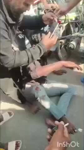 వర్ధన్నపేట: వర్ధన్నపేట ఆర్టీసీ బస్టాండ్ వద్ద రెండు బైకులు ఢీకొట్టడంతో ఇద్దరికీ గాయాలు అయ్యాయి