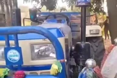 हलसी: हलसी थाना पुलिस ने अवैध बालू से भरे ट्रैक्टर को किया ज़ब्त, चालक समेत 4 लोग गिरफ्तार