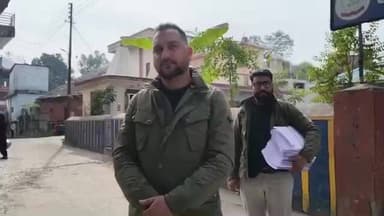 टिहरा सुजानपुर: सुजानपुर थाने में दस्तावेज लेकर पहुंचे विधायक आशीष शर्मा, कहा- पुलिस जांच में कर रहे पूरा सहयोग