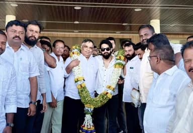 ಶಿಗ್ಗಾಂವ: ಬಂಕಾಪುರ ಬಳಿ ಶಾಸಕ ಪಠಾಣ್ ಭೇಟಿಯಾದ ನಟ ಜೈದ್ ಖಾನ್